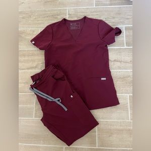 Figs Burgundy Scrub Set